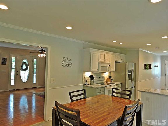 2nd image of 182 E Foxwood Dr