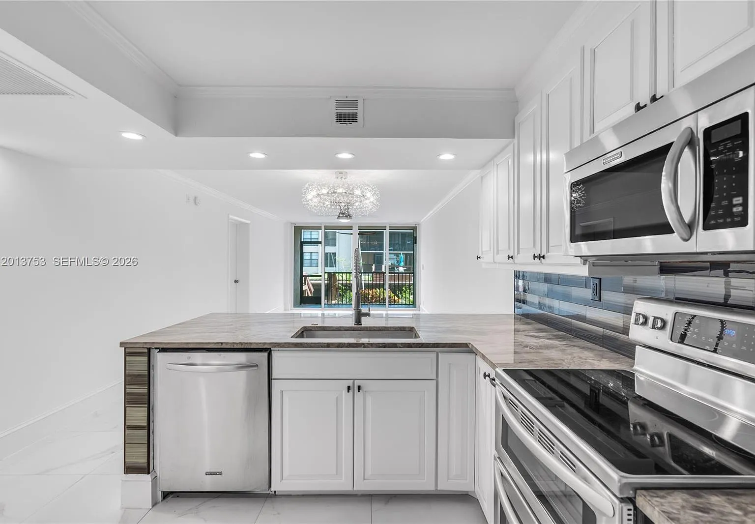 2 bed, 2.0 bath, $2,600 — Photo 2