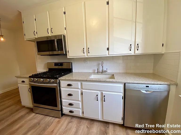 337 Tappan St #3 — Photo 3