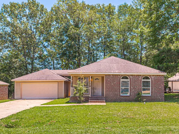 211 Forbes Dr, Byram, MS 39272