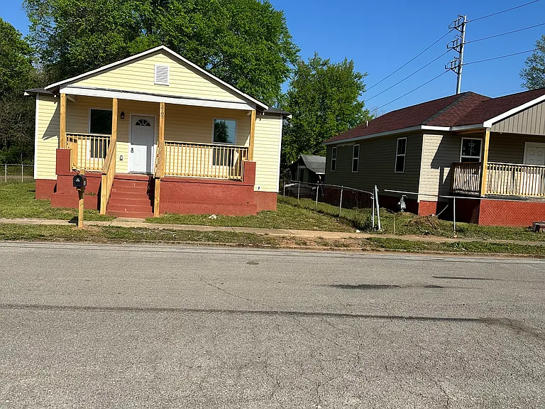 3705 Dorris St — Photo 2
