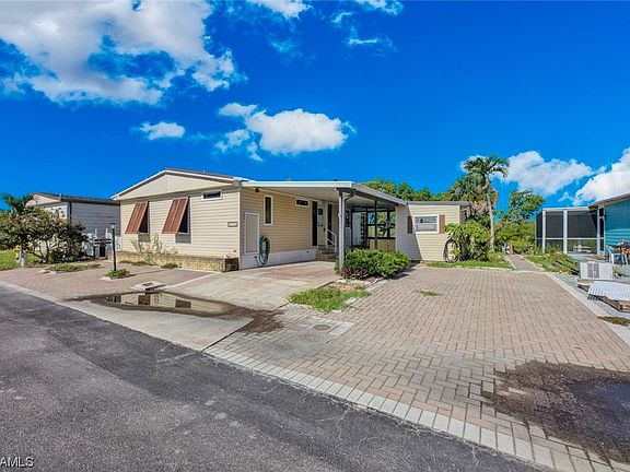 3rd image of 4749 Tahiti Dr