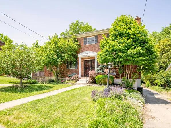 275 Bluegrass Ave, Southgate, KY 41071