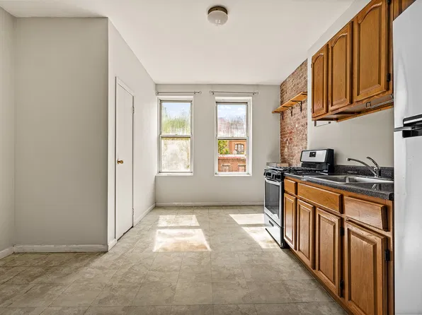 418 South 4th Street image 1 of 5