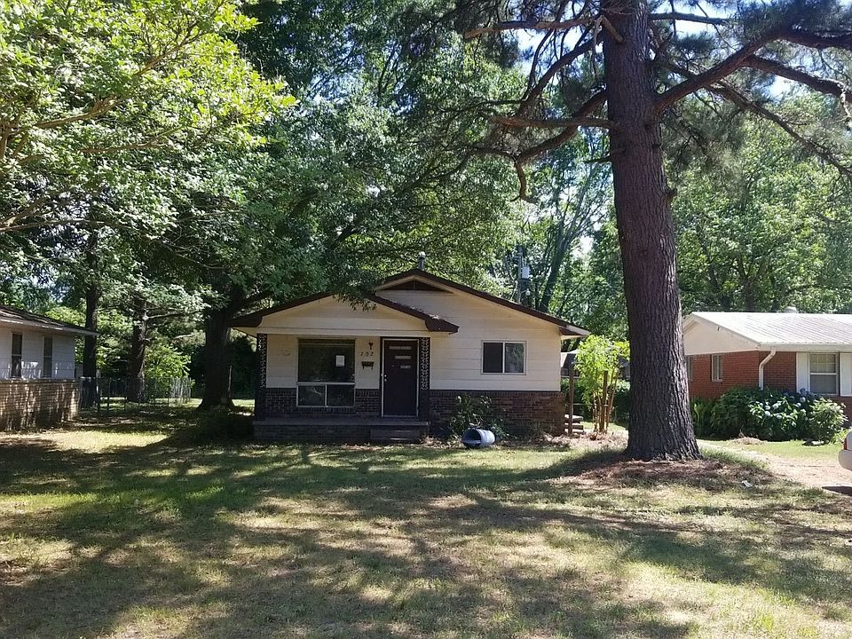 1st image of 702 Josephine St
