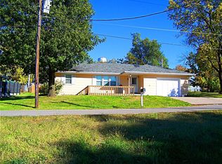 205 S Dallas St, Maysville, MO 64469