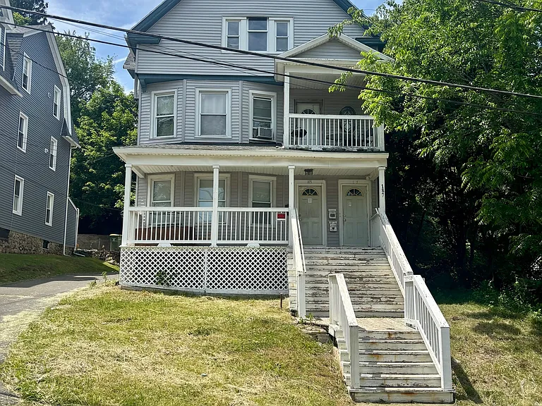 185 Monmouth Ave — Photo 1