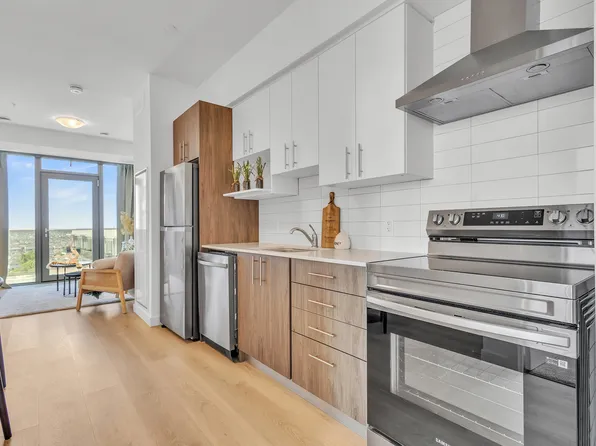 NUVO At Avalon, 1442 Highland Rd W, Kitchener, ON N2N 0C9