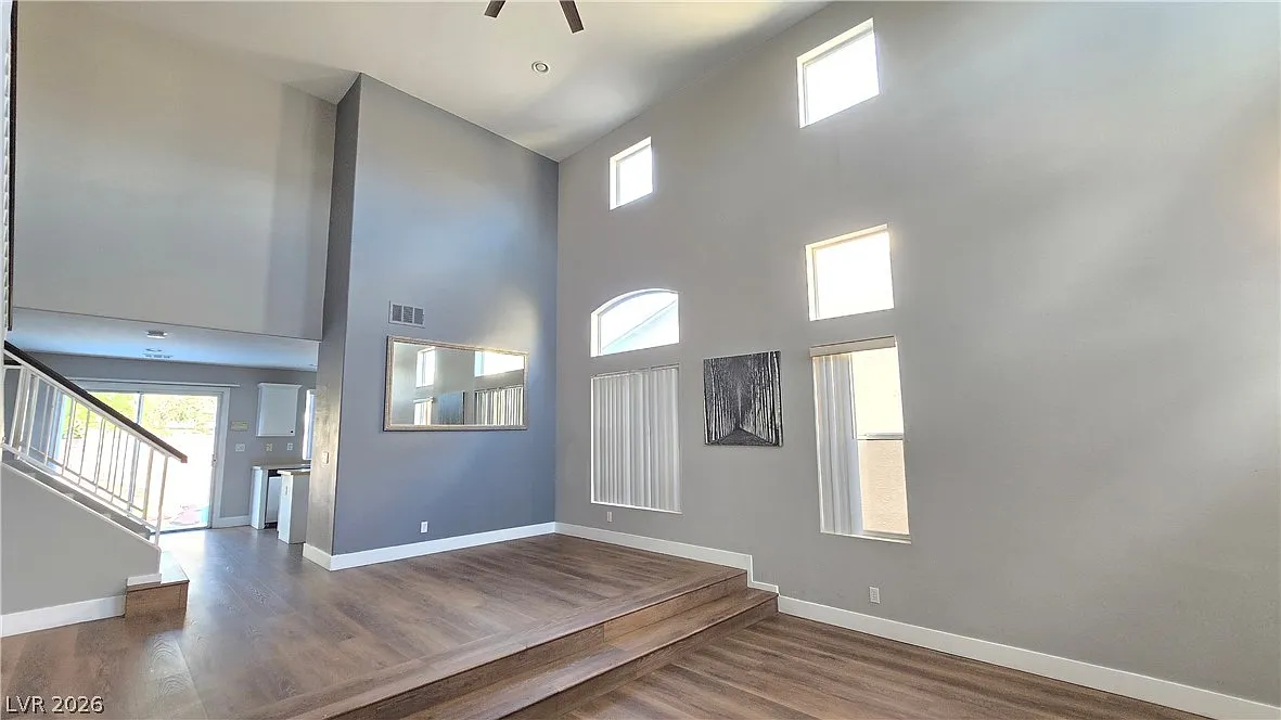 5 bed, 3.0 bath, 2454 sqft, $2,750 — Photo 4