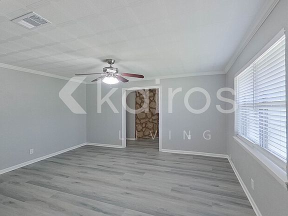 3rd image of 111 Evelyn St