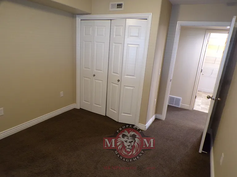 104 E Resaca Dr #E2 — Photo 16