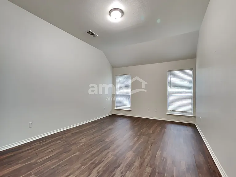5745 Ozark Dr — Photo 8