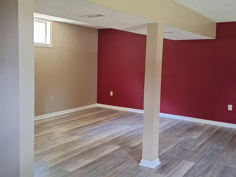 110 Woodrow Rd — Photo 2