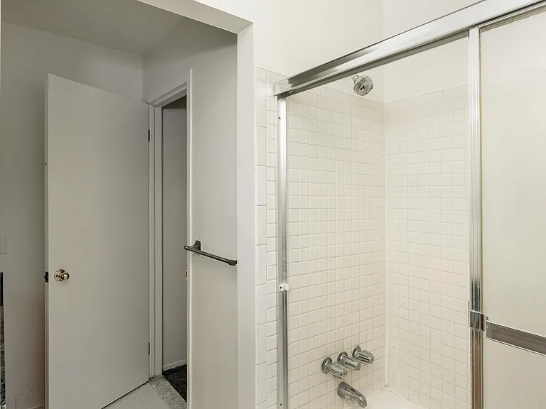2425 Torquay Ave #204 — Photo 14