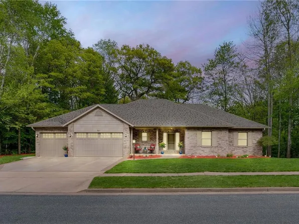 3611 Ridgeway Drive, Eau Claire, WI 54701