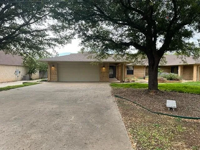 3 bed, 1848 sqft, $2,150 — Photo 1