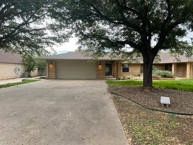 1st image of 609 Williamsburg Ct #609