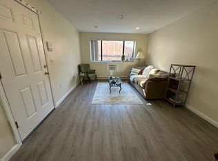 197 Calumet St APT 8, Boston, MA 02120