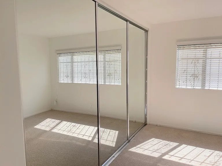 340 South St. Andrews Place — Photo 22