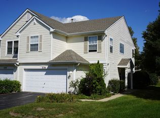 2136 Orchard Ln, Carpentersville, IL 60110