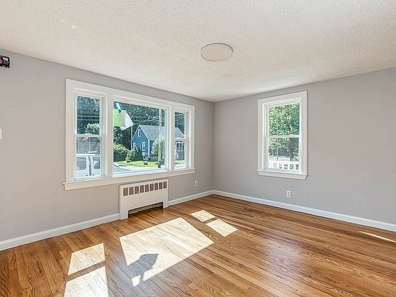 4th image of 122 Ewing Dr