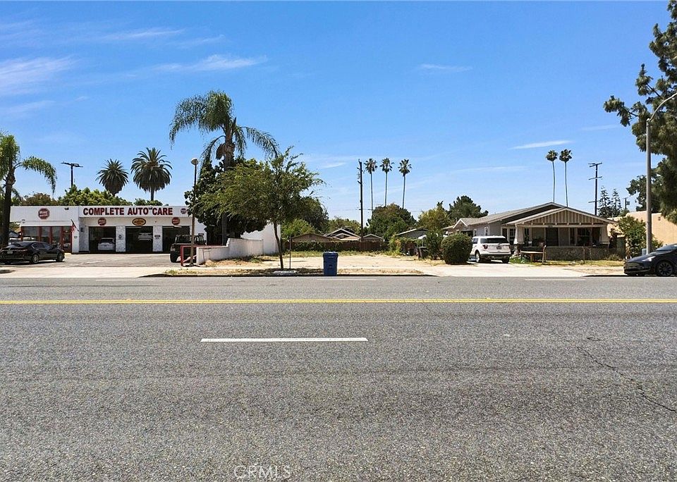 1st image of 968 E Mission Blvd #8