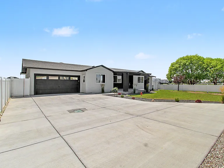 377 W 450 S — Photo 27