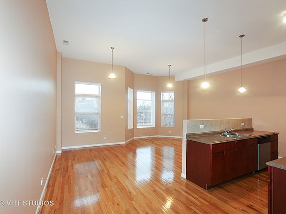 4th image of 3549 S King Dr APT 3