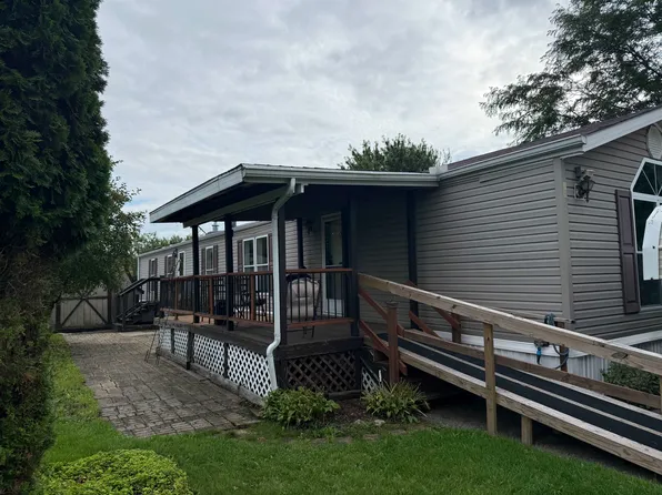 601 Wauona Trl #58, Portage, WI 53901