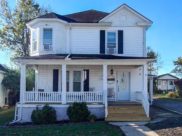 127 Mills Ave, Flemingsburg, KY 41041