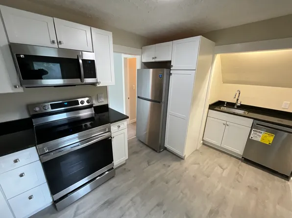 106 S Main St APT A, Franklin, NH 03235
