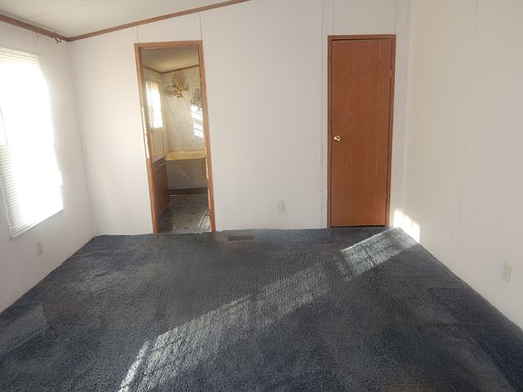 4th image of 21243 Mill St