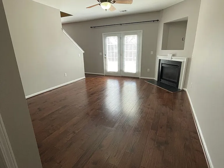 102 Nobska Light Ct — Photo 10