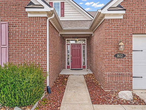 3rd image of 1612 Dorset Dr