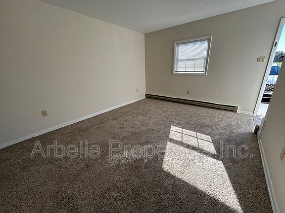 3rd image of 499 Nicholas St SE APT A1