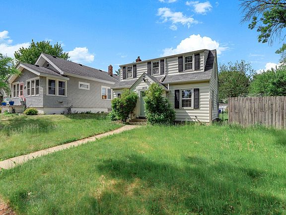2nd image of 1873 Hawthorne Ave E