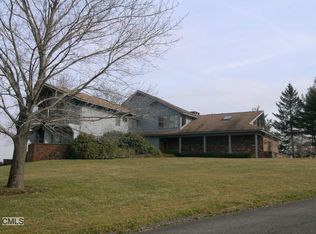 6 Aspetuck Hill Ln, Weston, CT 06883