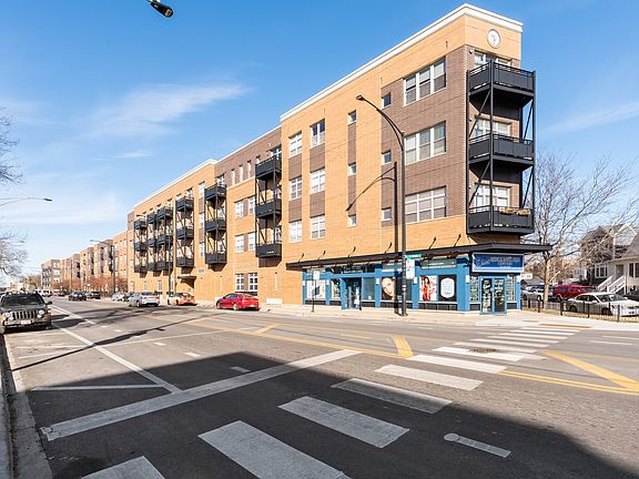2nd image of 2915 N Clybourn Ave Unit 203