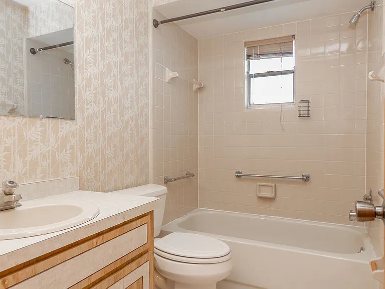 919 E Michigan Ave — Photo 14