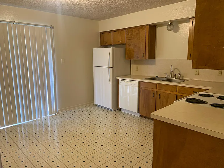 101 Willenberg St #7 — Photo 5