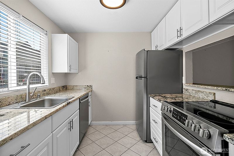 3rd image of 1040 S 320th Street #5