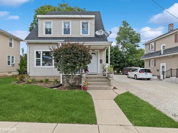 3604 Main St #Up, McHenry, IL 60050