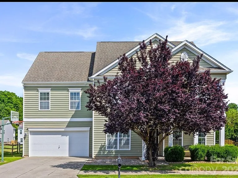 8312 Compton Acres Ln — Photo 1