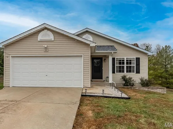 212 Gentle Pine Ln, Winfield, MO 63389