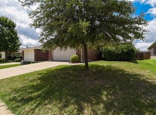 8804 King Ranch Dr, Aubrey, TX 76227
