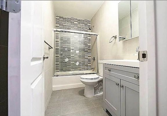 5th image of 110 Linden Blvd #4R