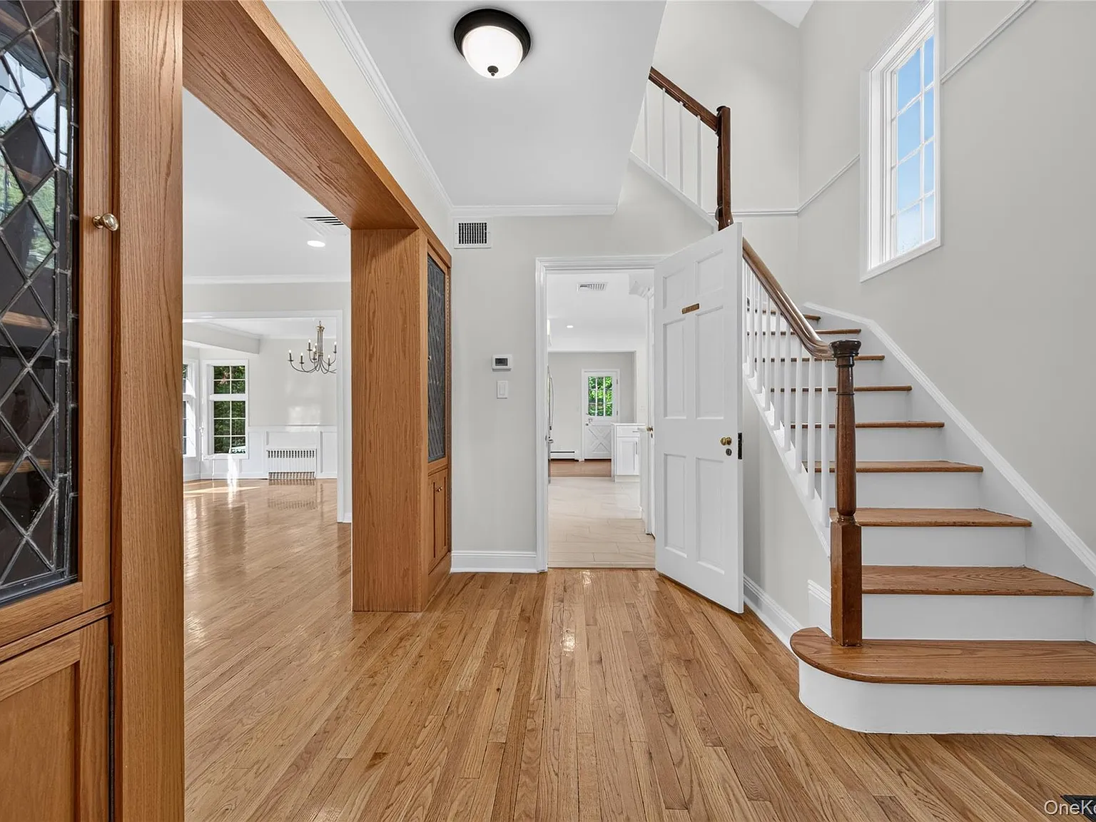 4 bed, 2.5 bath, 2328 sqft, $9,000 — Photo 4