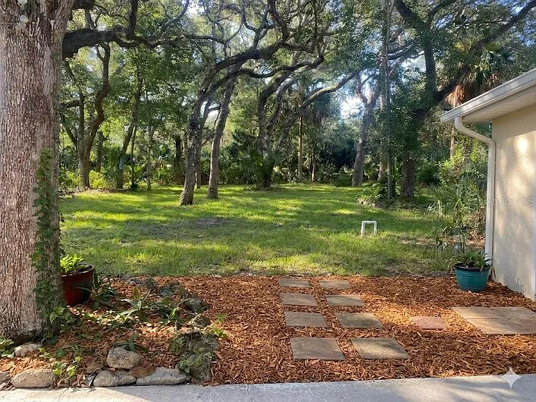 3 Elizabeth Dr E — Photo 18