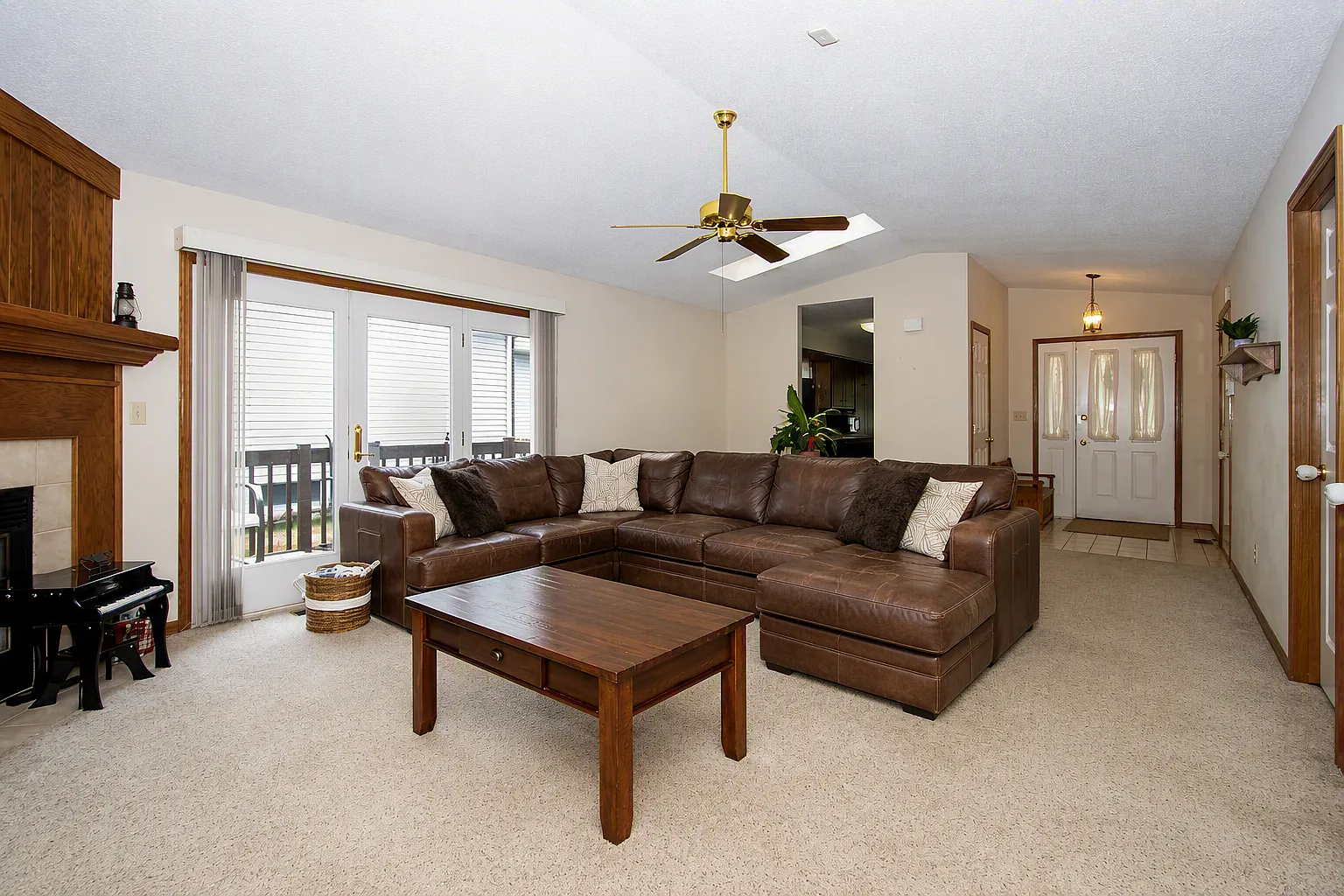 2676 Eastwood Dr — Photo 3