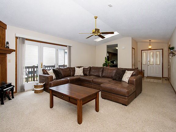 3rd image of 2676 Eastwood Dr